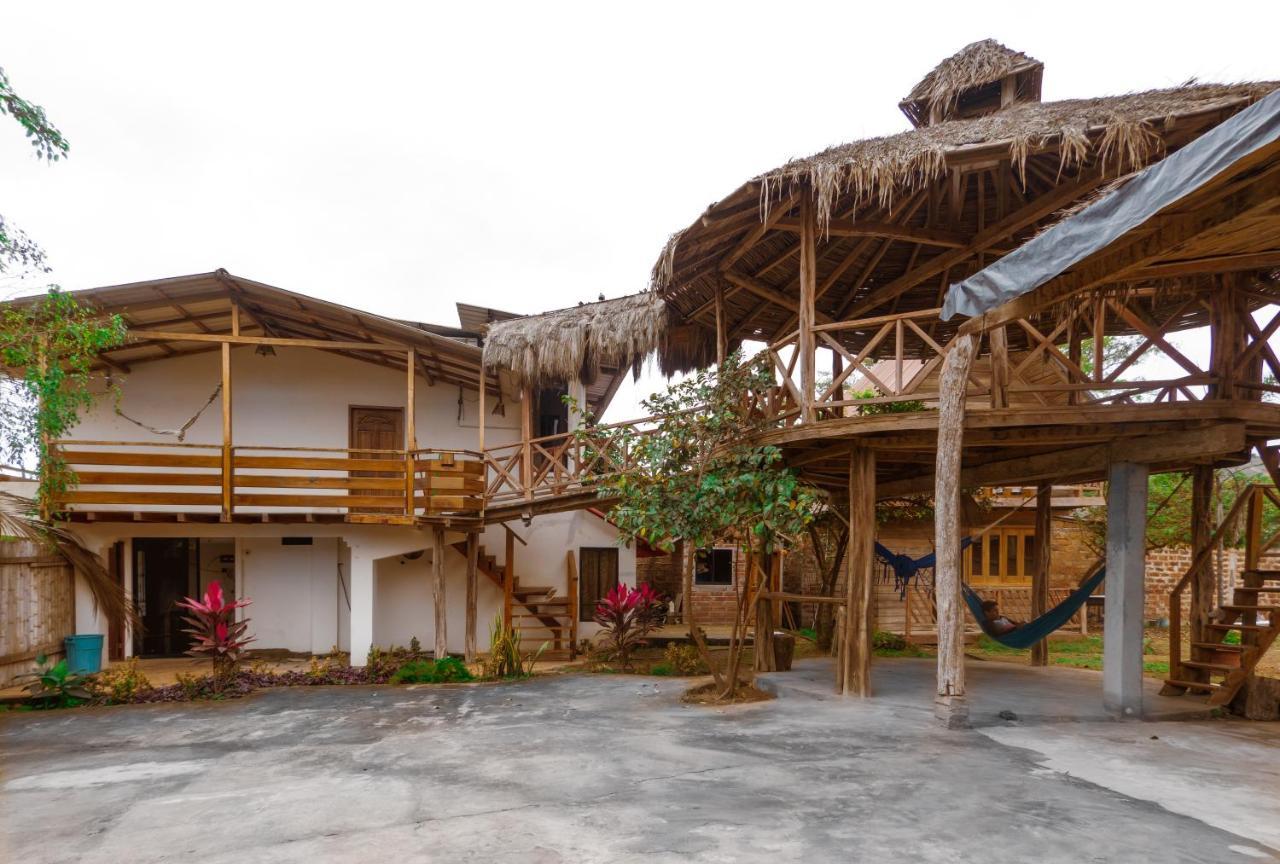 Hostal Tortuga Dorada Puerto Lopez Exterior photo